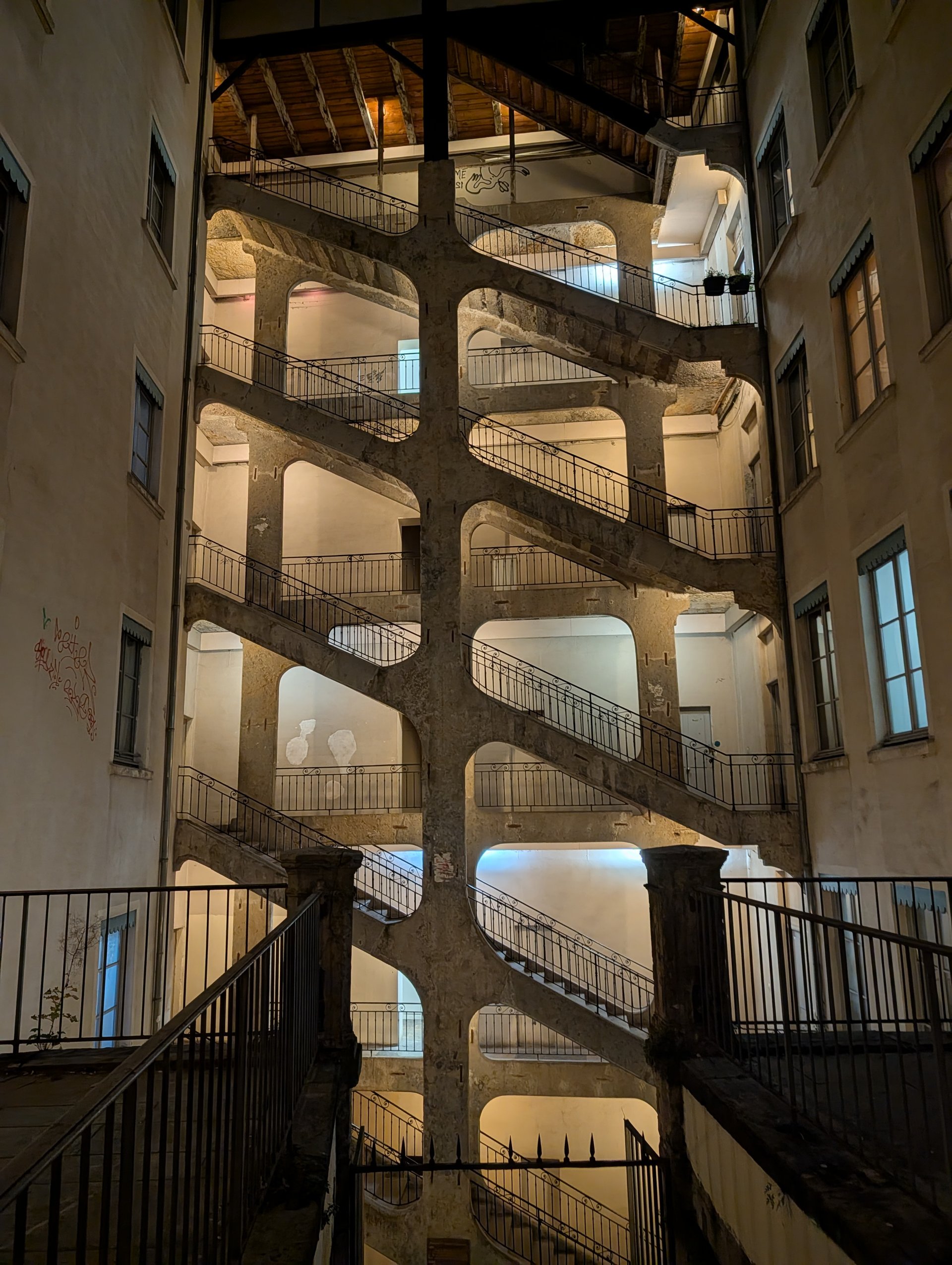 Suisse Romande / Lyon / Paris 25